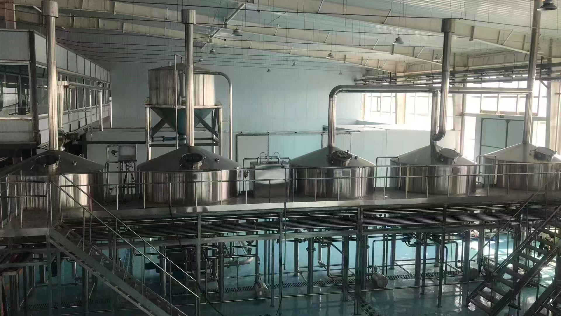 隆阳精酿啤酒设备厂—精酿啤酒设备主要生产工艺与核心技术